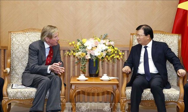 Vizepremierminister Trinh Dinh Dung empfängt Generaldirektor von SOCO