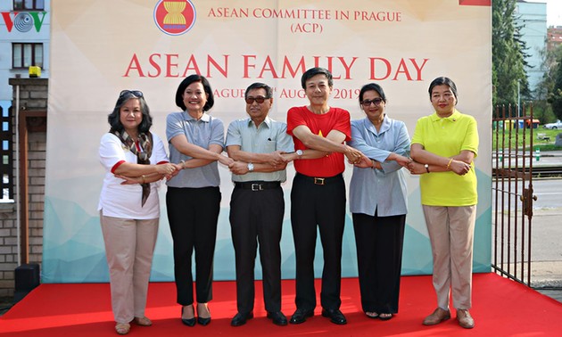 Vietnam veranstaltet “Tag der ASEAN-Familien 2019” in Prag