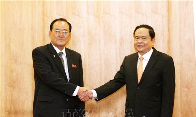 Vorsitzender der Vaterländischen Front Vietnams Tran Thanh Man empfängt Delegation aus Nordkorea