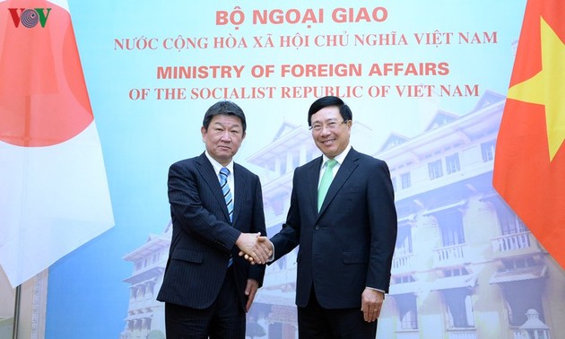 Außenminister Pham Binh Minh trifft Japanischen Amtskollegen