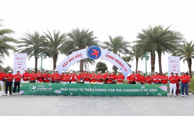 152 Golfer nehmen an Wettbewerb Swing For Children’s Tet 2020 für Wohlfahrt teil