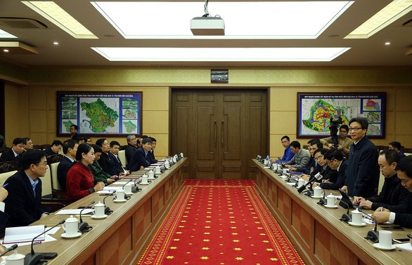 Vizepremierminister Vu Duc Dam kommt nach Vinh Phuc wegen des Coronavirus