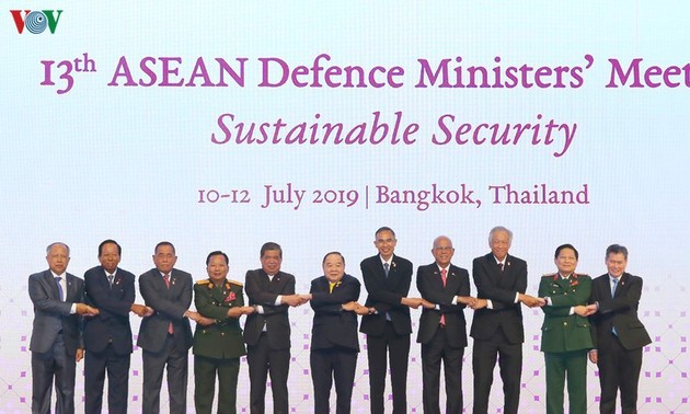 Eröffnung der Klausursitzung der ASEAN-Verteidigungsminister