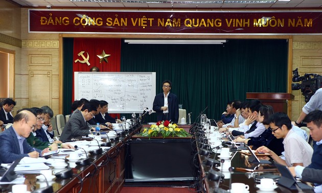 Vizepremierminister Vu Duc Dam überprüft Zentralverwaltung zur Unterstützung der Behandlung von COVID-19-Patienten