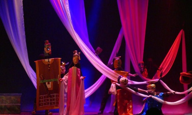 Künstler des Volkes Nguyen Tien Dung und seine Leidenschaft für Puppentheater