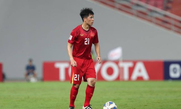Fußballspieler Dinh Trong muss sich vor der Behandlung Test auf COVID-19 unterziehen