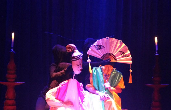 Marionettenstück 'Schicksal des Mädchens Kieu' in Hanois Opernhaus 