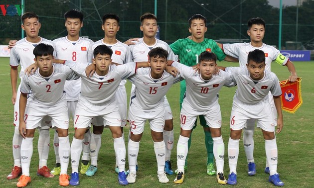 U16-Fußballnationalmannschaft Vietnams spielt gegen Katar