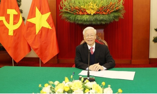 Telefongespräch der Spitzenpolitiker von Vietnam und Russland