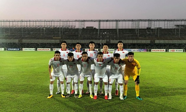 Freundschaftsspiel: Fußballmannschaft der U23 Vietnams gegen U23 Tadschikistan 1:1