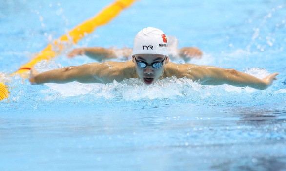 Vietnamesische Schwimmerinnen und Schwimmer trainieren in Ungarn