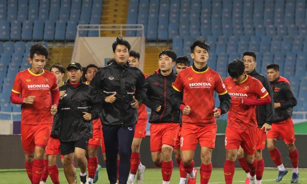Vietnamesische Fußballnationalmannschaft: Trainer Park macht sich Sorge um V-League