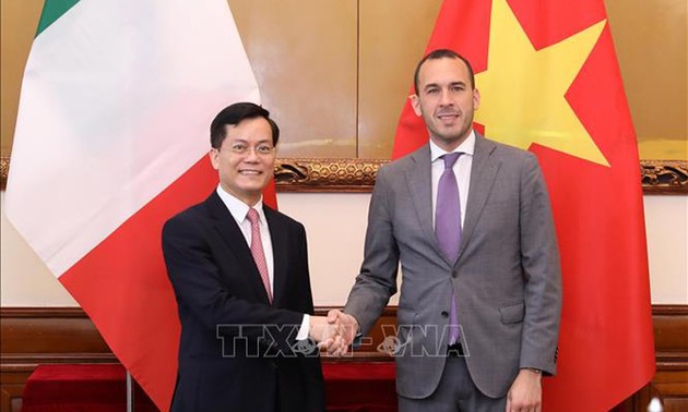 Politische Konsultation zwischen Vietnam und Italien