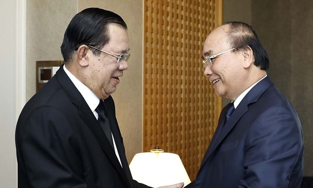 Staatspräsident Nguyen Xuan Phuc trifft Leiter der Länderdelegationen und Organisationen