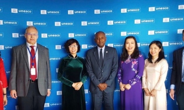 Vietnam nimmt an Sitzung des Exekutivrats der UNESCO teil