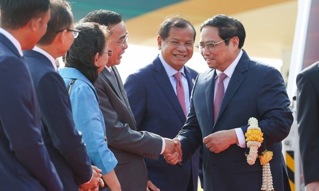  Premierminister Pham Minh Chinh beginnt seinen offiziellen Besuch in Kambodscha