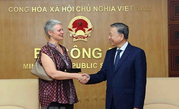 Polizeiminister To Lam empfängt norwegische Botschafterin in Vietnam Hilde Solbakken