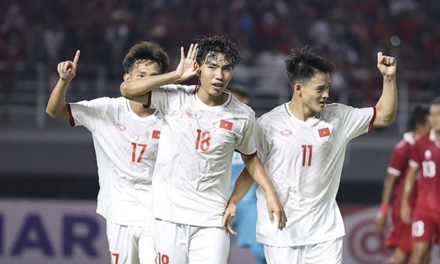 Vietnamesische U20-Fußballmannschaft spielt gegen amtierende Asienmeister