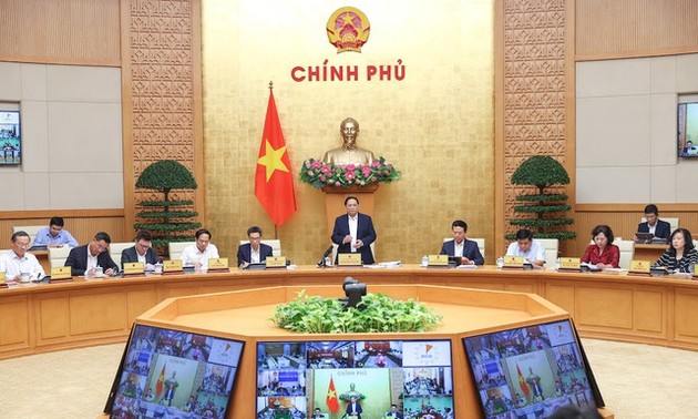 Premierminister Pham Minh Chinh leitet Online-Konferenz über Politik-Information