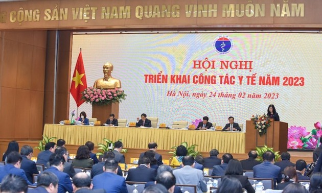 Premierminister Pham Minh Chinh: Weitere Unterstützung für Gesundheitsbranche