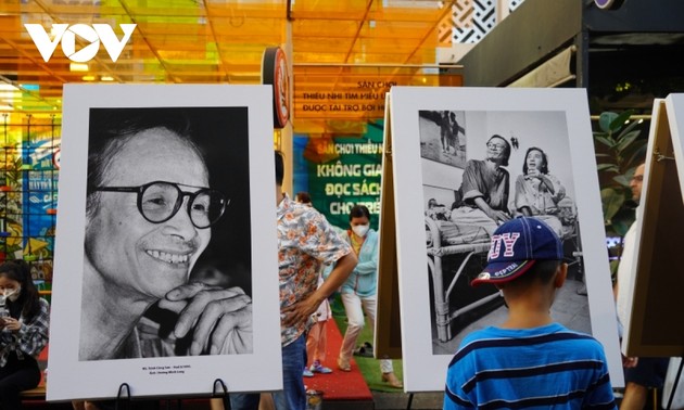 Fotoausstellung zum 84. Geburtstag von Trinh Cong Son
