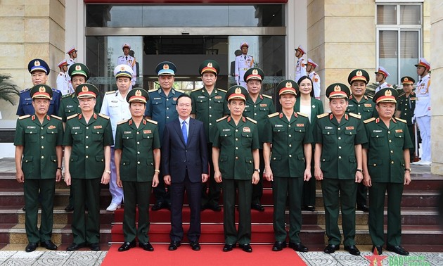 Staatspräsident Vo Van Thuong besucht Rettungsbehörde im Verteidigungsministerium