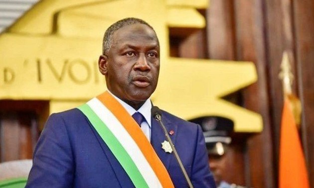 Parlamentspräsident der Elfenbeinküste besucht Vietnam