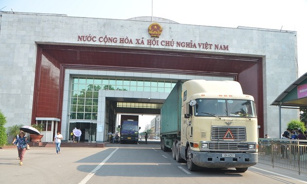 Mehr als 860.000 Tonnen Waren durch internationalen Grenzübergang Mong Cai