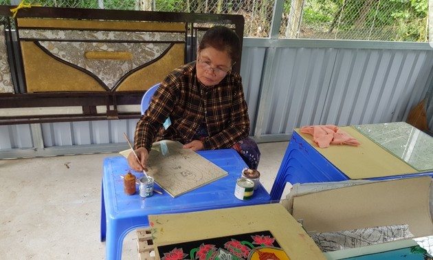 Einzigartige Glasmalerei in der Gemeinde Phu Tan der Provinz Soc Trang