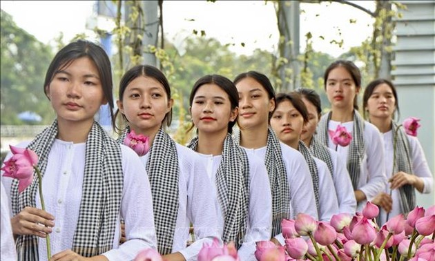 5.000 Frauen nehmen am Festival für Ba Ba-Bluse und Ao Dai in Can Tho teil