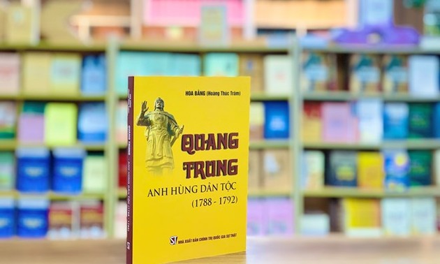 Herausgabe des Buches über den „bescheidenen Helden” Quang Trung-Nguyen Hue
