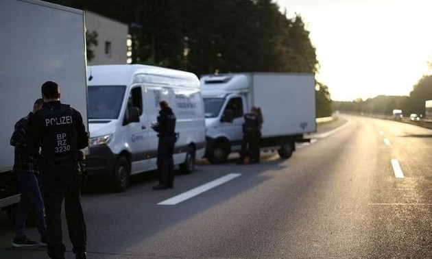 Deutschland verlängert Grenzkontrollen zu Polen, Tschechien und der Schweiz