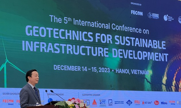 Vizepremierminister Tran Hong Ha nimmt an Konferenz „Geotechnik für nachhaltige Infrastrukturentwicklung in Vietnam“