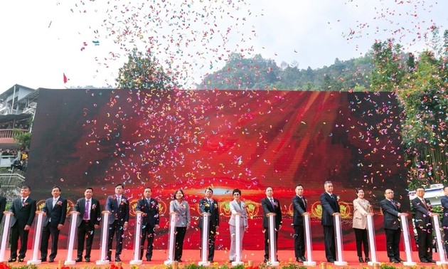 Bekanntmachung des ersten internationalen Grenzübergangs in Cao Bang