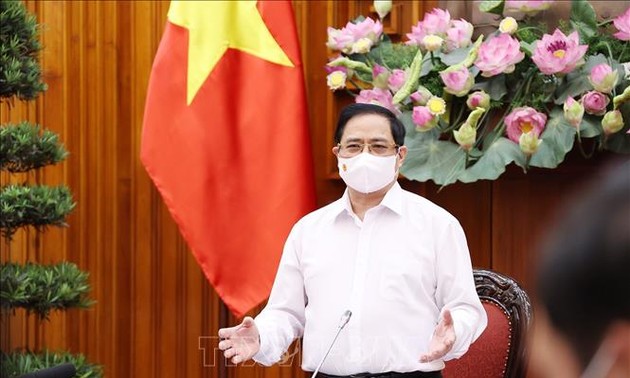 越南政府总理范明政：订购新冠肺炎疫苗是紧迫问题，要立即进行