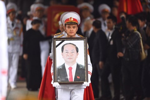 각국지도자, 국제기구들,   당과 국가 지도자, 국민, Tran Dai Quang국가주석 가족에게 조장  및 조전 보내