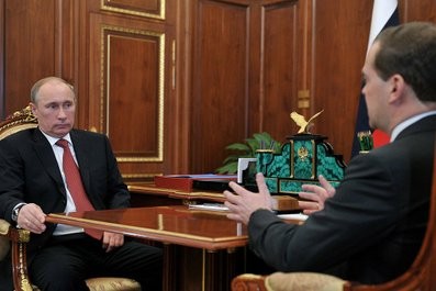 Putin, Medvedev discuss prospects of Russia's economy