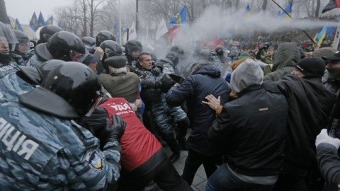  Ukrainians protest scrapping of EU Association Agreement 