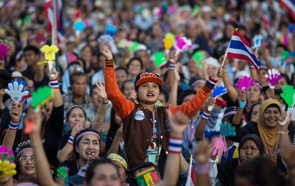 Thai government pledges utmost tolerance in dealing with street protests
