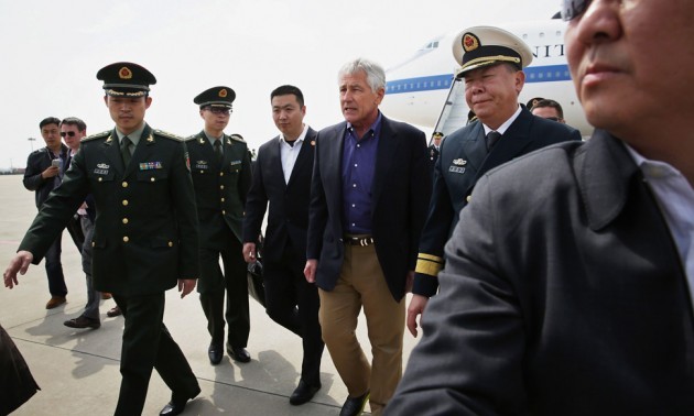 US Secretary of Defense visits Chinese aircraft carrier