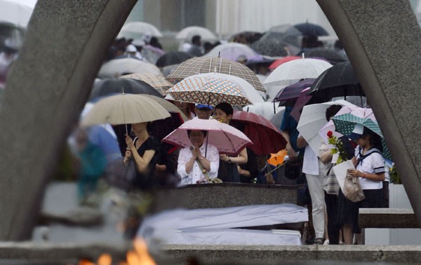Japan commemorates Hiroshima bombing victims