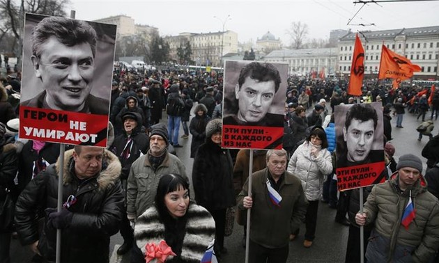  Putin: Nemtsov's murder carries 'political subtext'