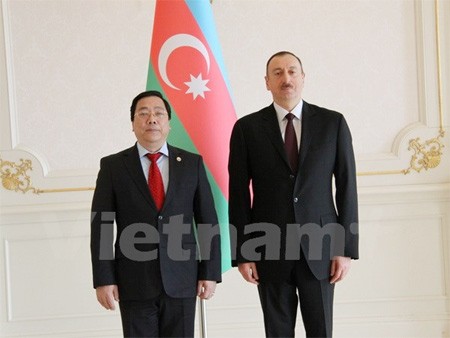  Vietnam, Azerbaijan boost partnership