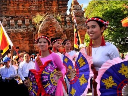 Habitantes Cham celebran la Fiesta tradicional Kate