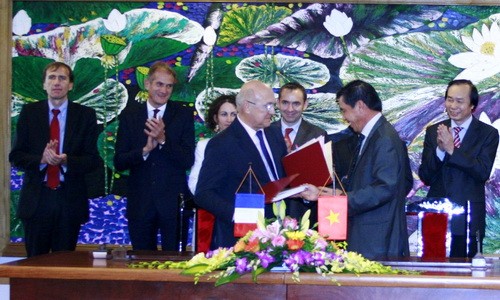 Francia concede créditos para la formación de oficios en Vietnam