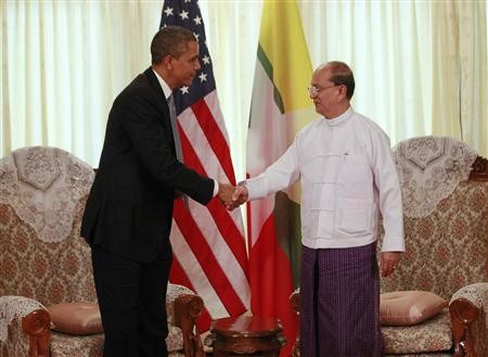 El presidente Barack Obama alienta reformas en Myanmar