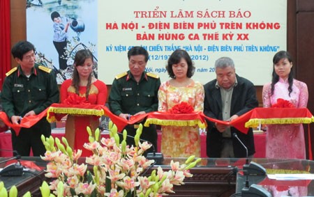 Vietnam celebra exhibición “Victoria de Dien Bien Phu en el cielo”