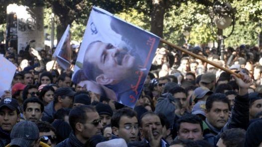 Violencia en Túnez lleva a primer ministro a disolver su gobierno