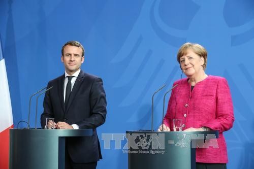 Merkel y Macron buscan una refundación de la Unión Europea