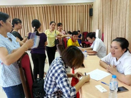 Elevan conocimientos legislativos a trabajadores de Hai Duong